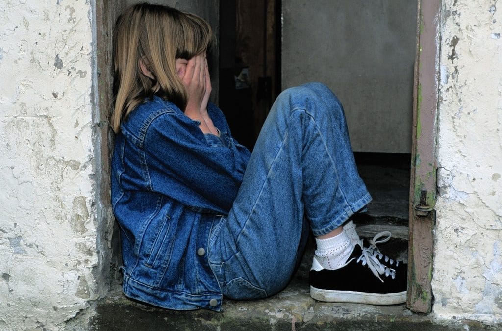 La Beffa ai Figli dei Femminicidi: Non ci Sono i Fondi Previsti Dalla Legge