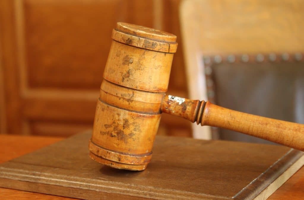 La Giustizia Fallibile Che Persegue i “Sistemi”