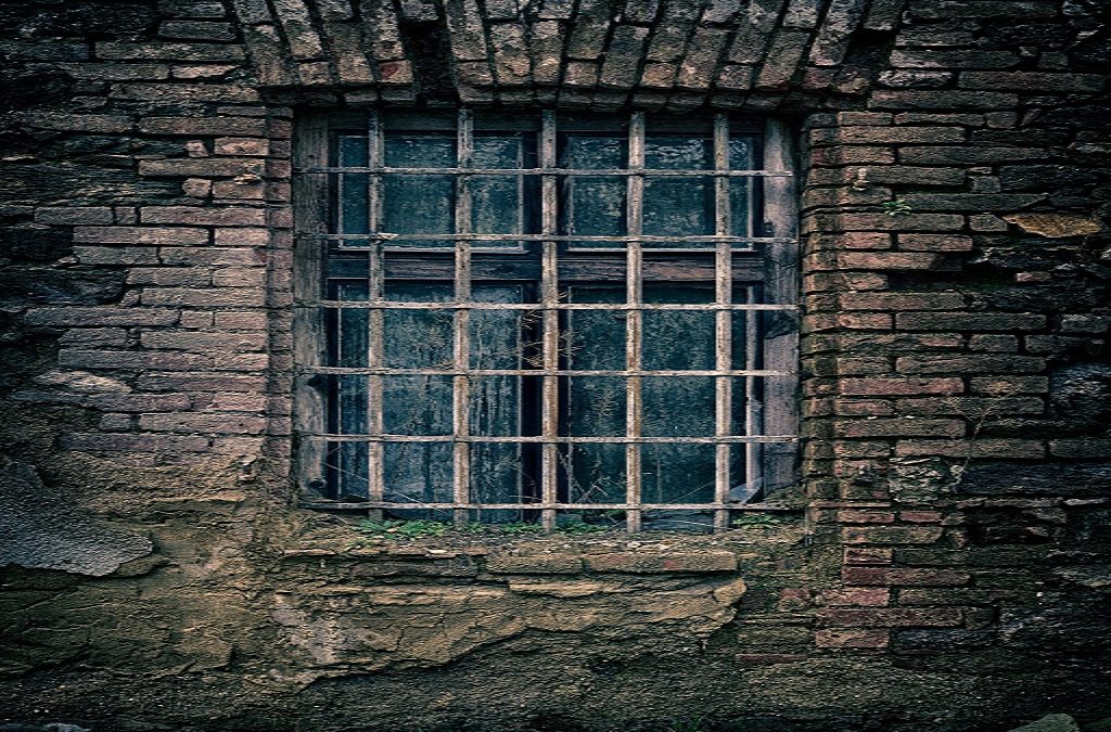 Arrestato Per Errore e Dimenticato ai Domiciliari Per un Anno: l’Assurdo Caso di Donato